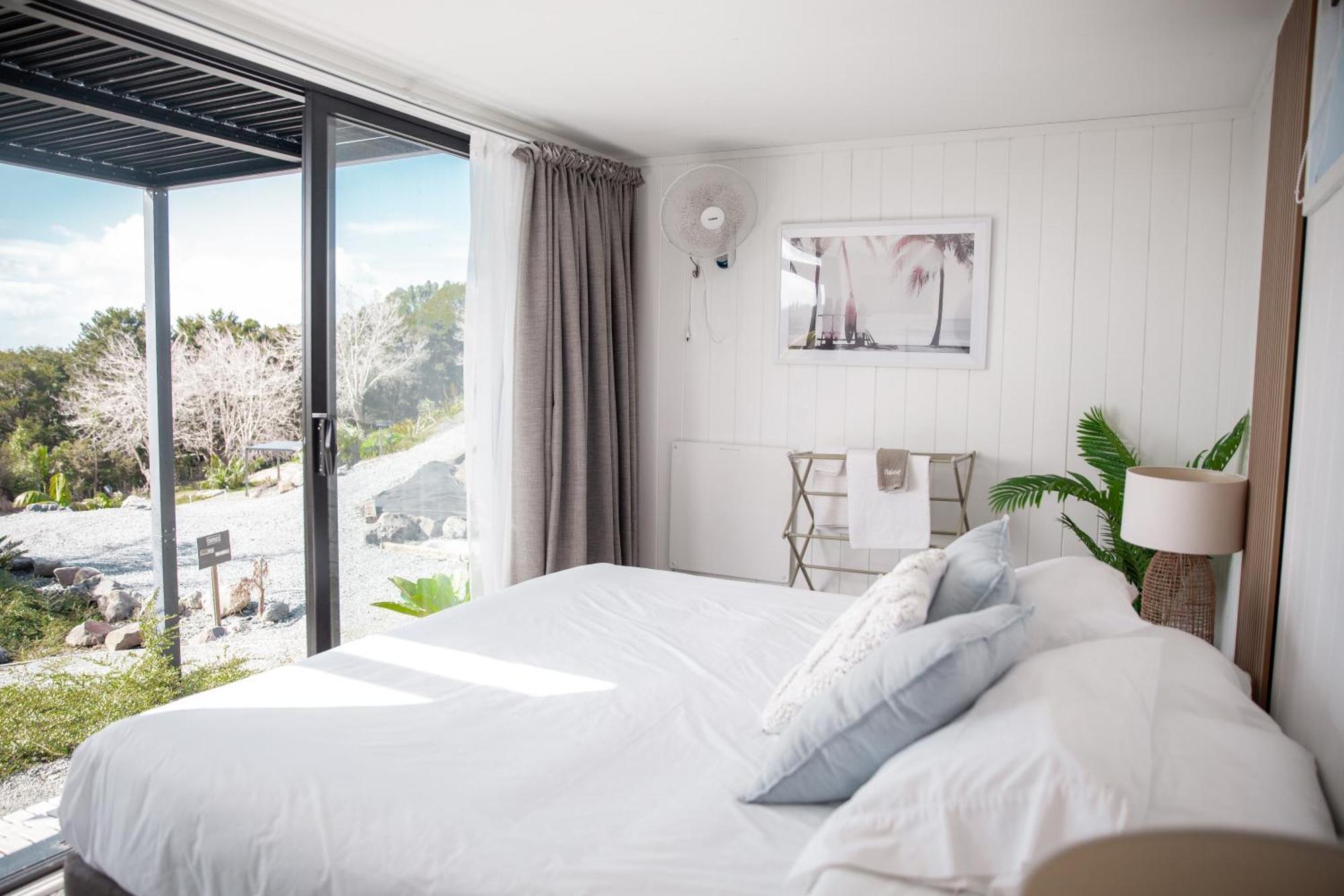 Aotearoa Surf Eco Pods 호텔 Te Arai 외부 사진
