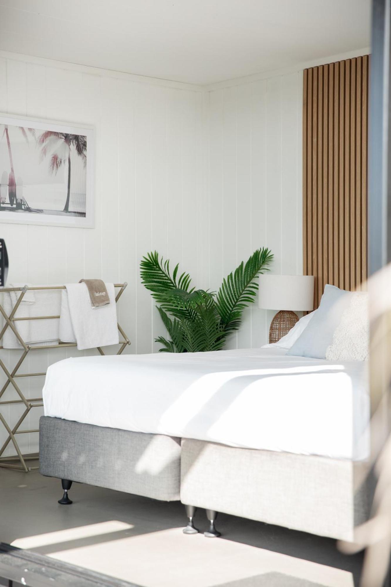 Aotearoa Surf Eco Pods 호텔 Te Arai 외부 사진