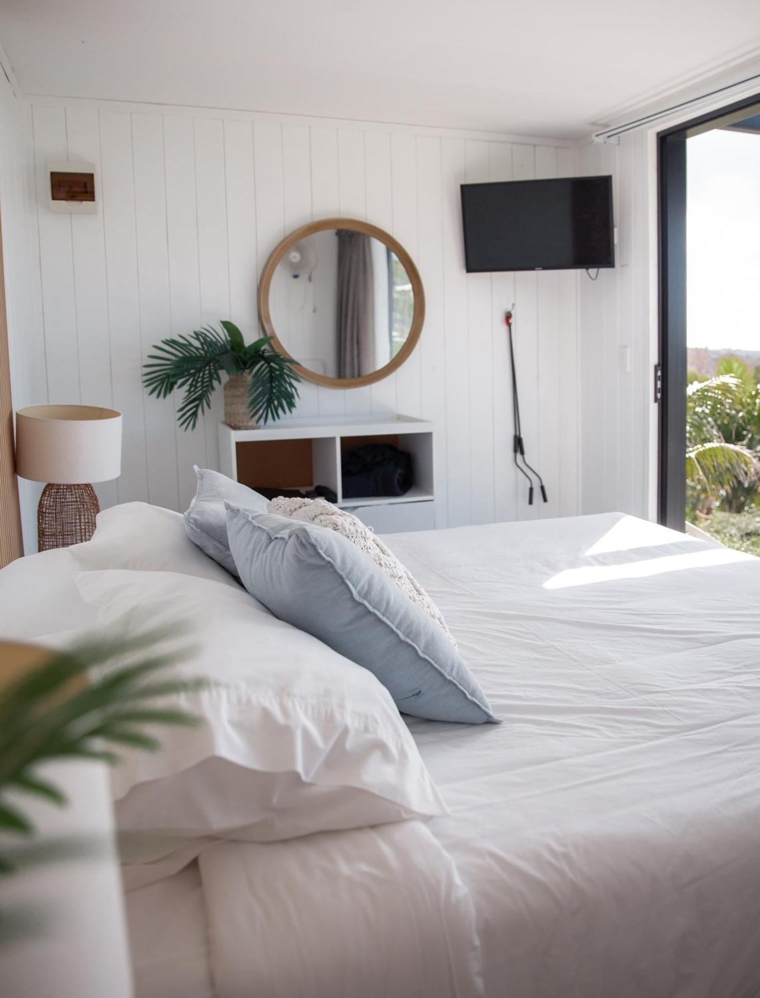 Aotearoa Surf Eco Pods 호텔 Te Arai 외부 사진